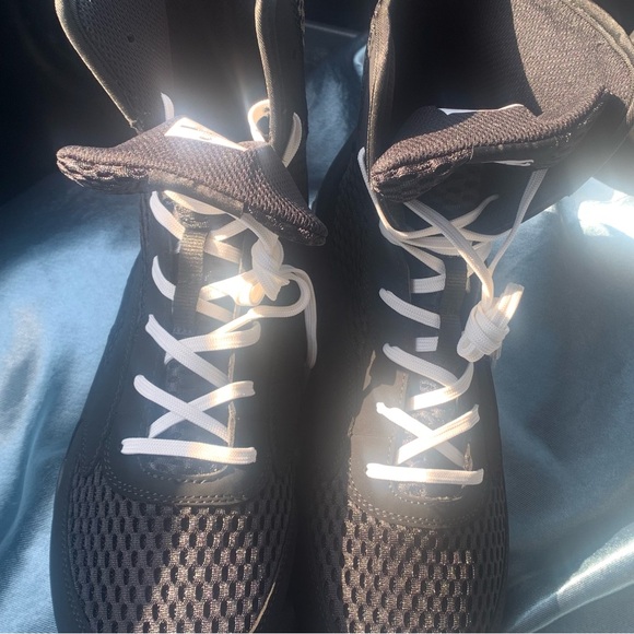 Venum Unisex High-Top Boxing Shoe, Black White, Size 10.5 NWT - Picture 11 of 16